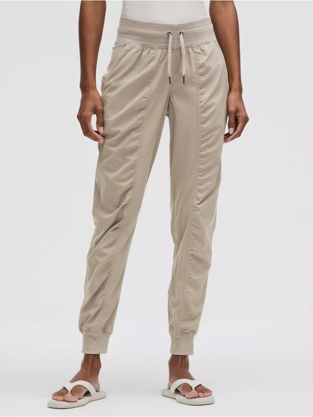 lululemon Women’s Dance Studio Mid-Rise Jogger Pant Tan Beige sz 4